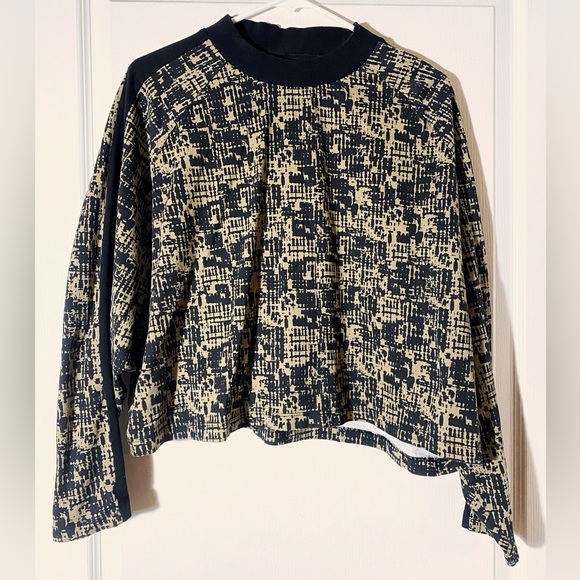NOISY MAY slightly cropped oversized long sleeve top size M - Picture 1 of 8